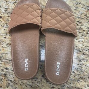 SHEIN Brown Quilted Sandals with Wide Strap
